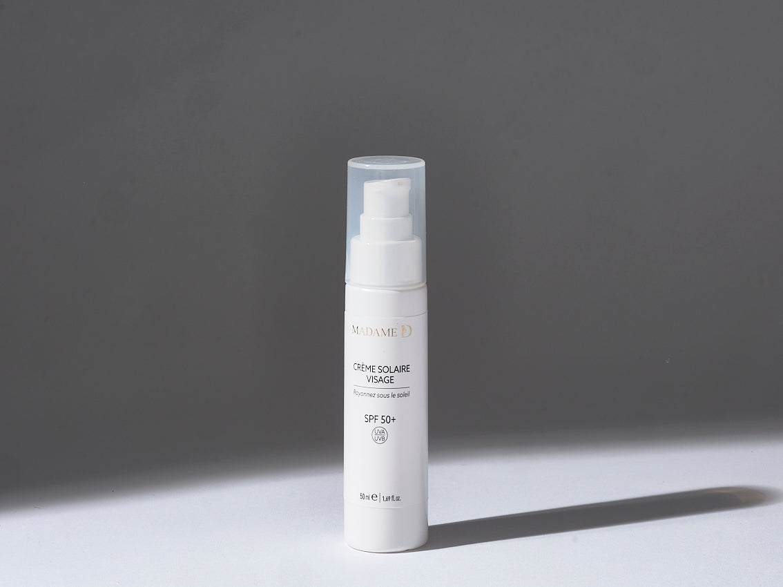 Écran Solaire SPF 50+ à l'Acide Hyaluronique